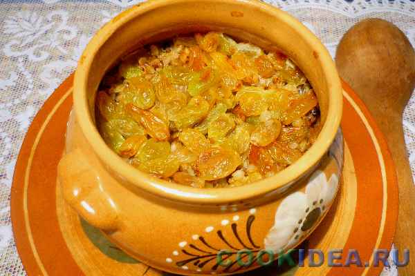 Гречневая каша с изюмом и молоком