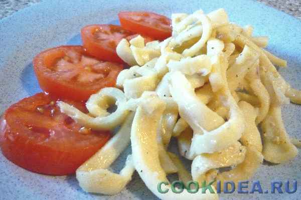 Кальмары жареные с луком Кальмары жареные с луком
