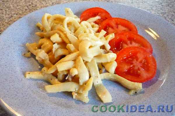 Кальмары жареные с луком Кальмары жареные с луком