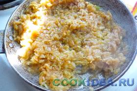 На сковороду кладём кусочек сливочного ... На сковороду кладём кусочек сливочного ...